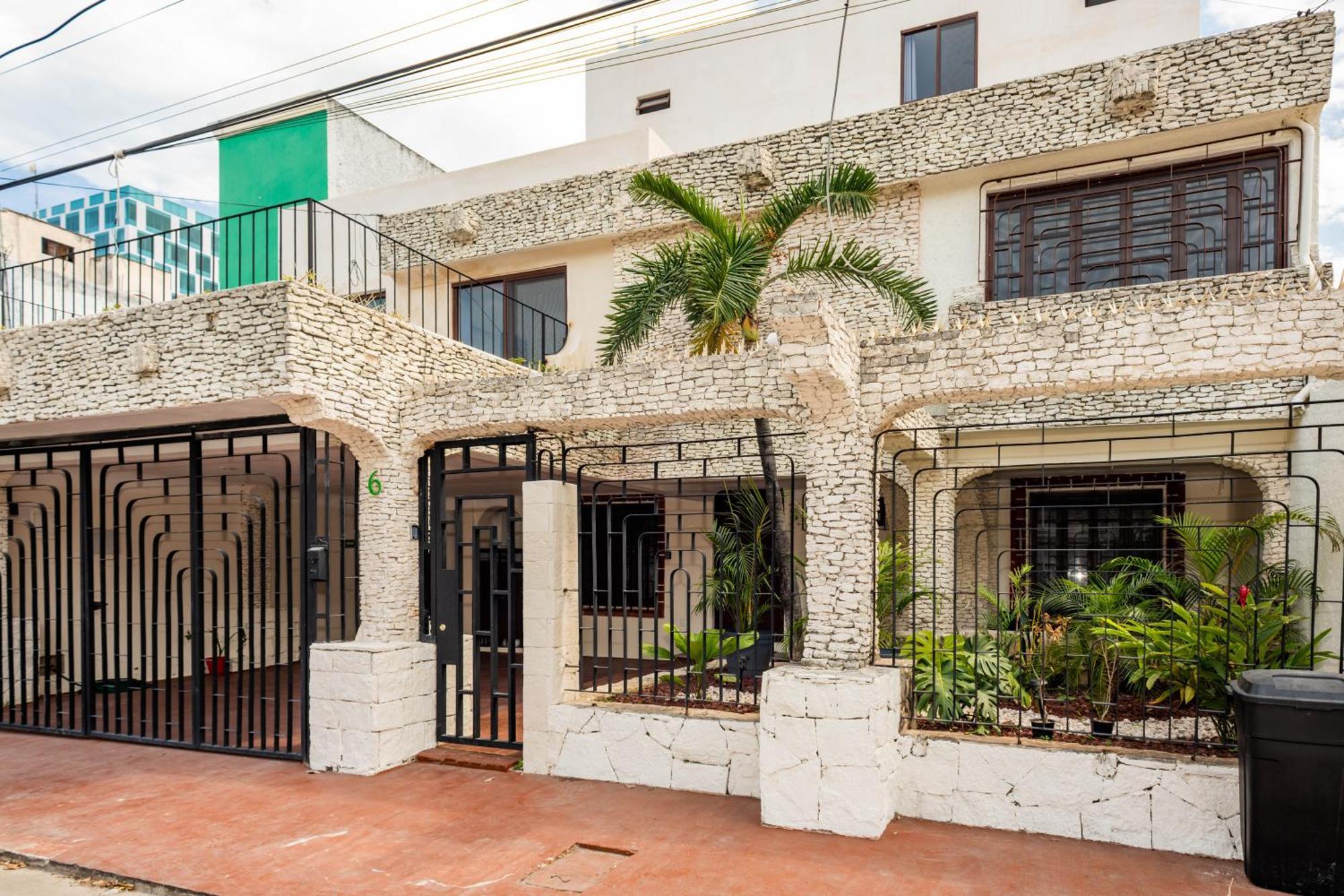 Vica Guest House Con Piscina En La Entrada De La Zona Hotelera Cancún Exteriör bild
